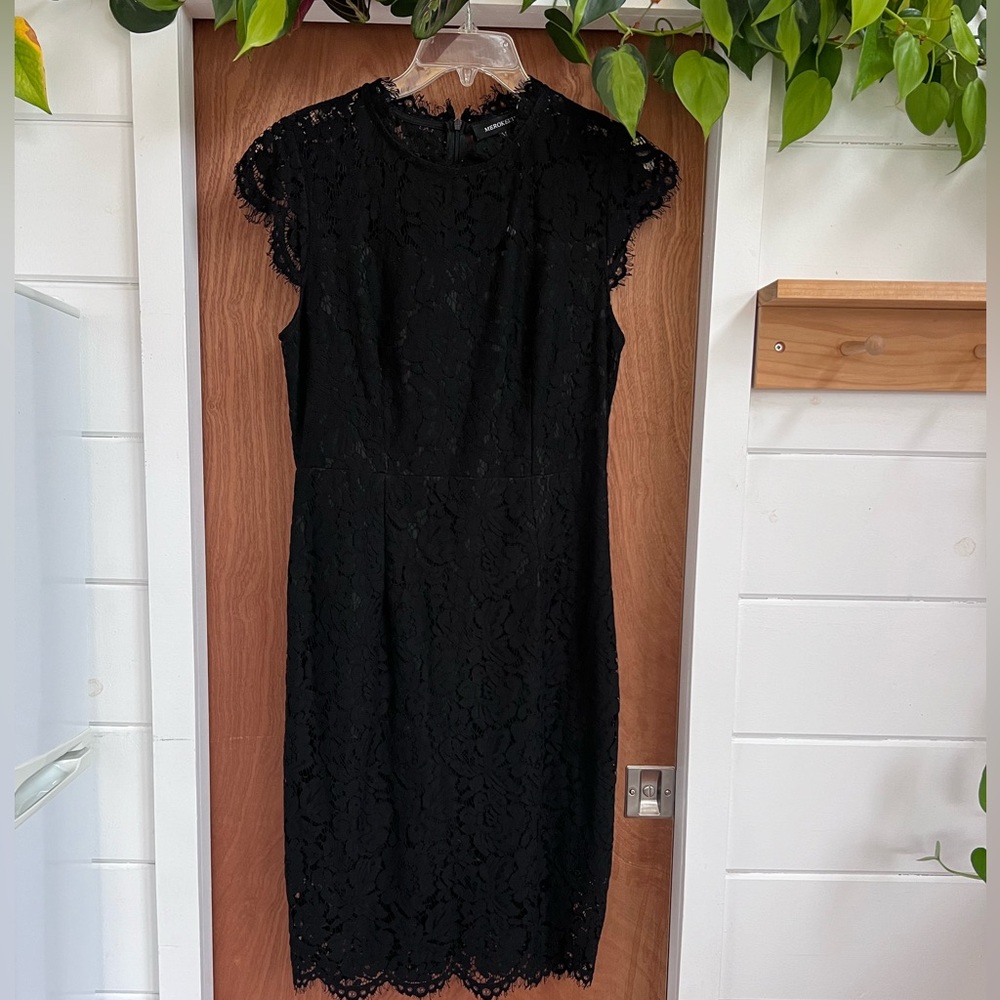 Black lace Merokeety cocktail dress- Size M NEW WITH TAGS